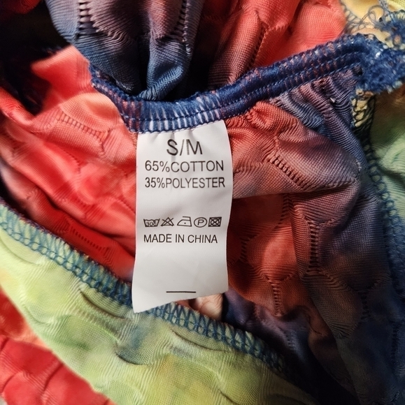 Coco Ruched Back Capri Leggings - Picture 3 of 3